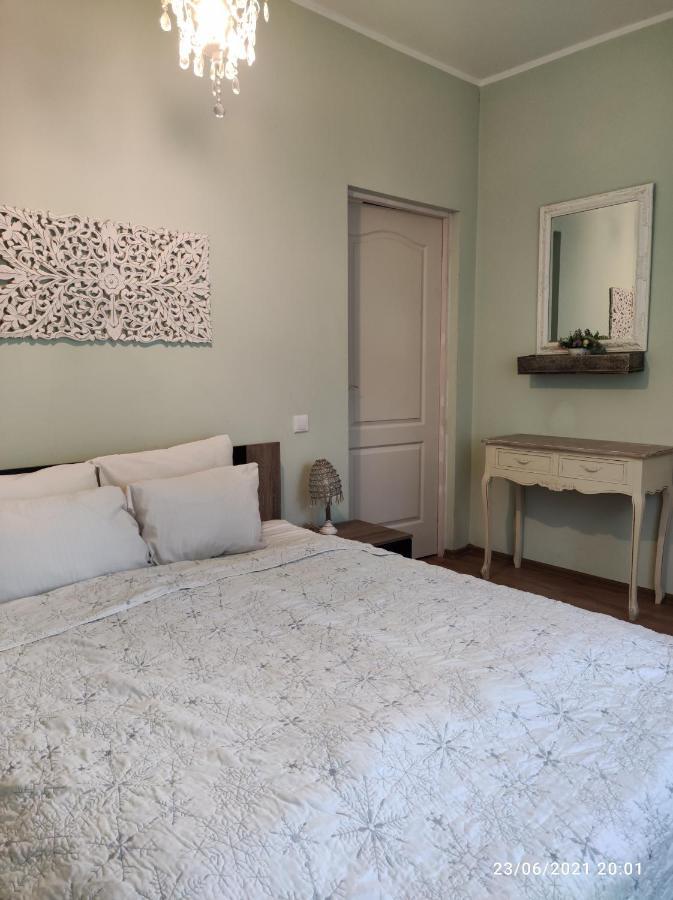Boutigue City House With Terrace And Garden Free Parking Riga Eksteriør billede